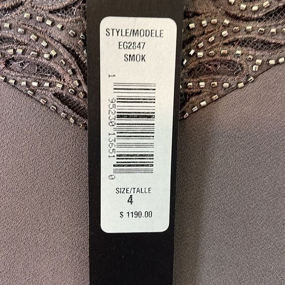 Badgley Mischka gray embroidered and beaded evening dress size 4. - Picture 4 of 5